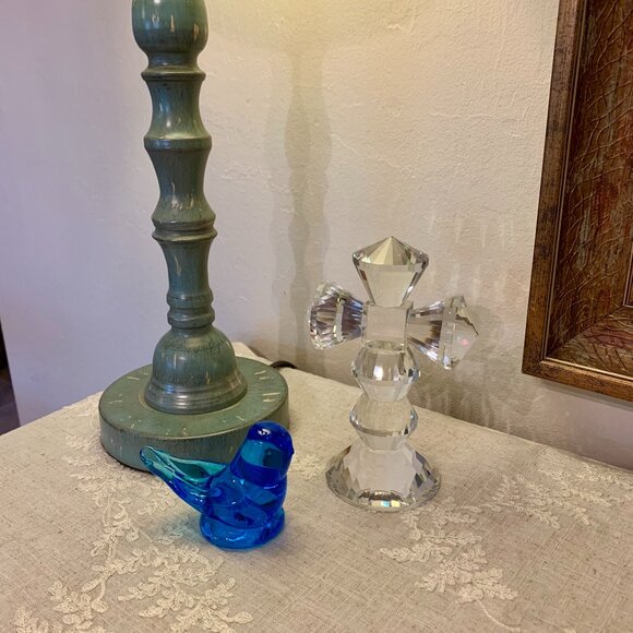 Beautiful Multi Faceted Crystal Easter Christian Cross - Picture 2 of 6